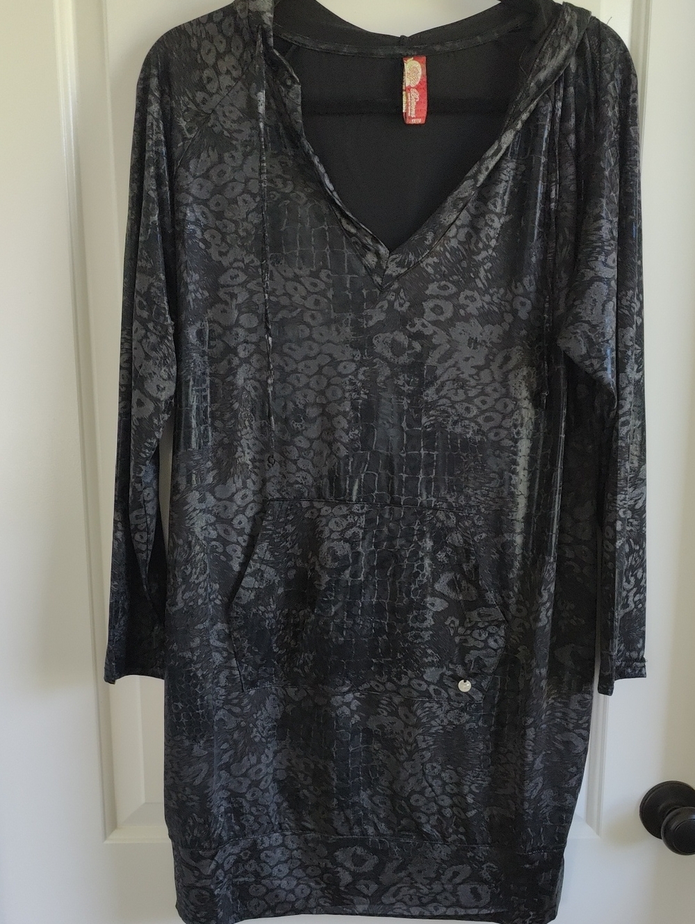 Apple Bottoms Women's Black Patterned Hoodie Tunic Dress